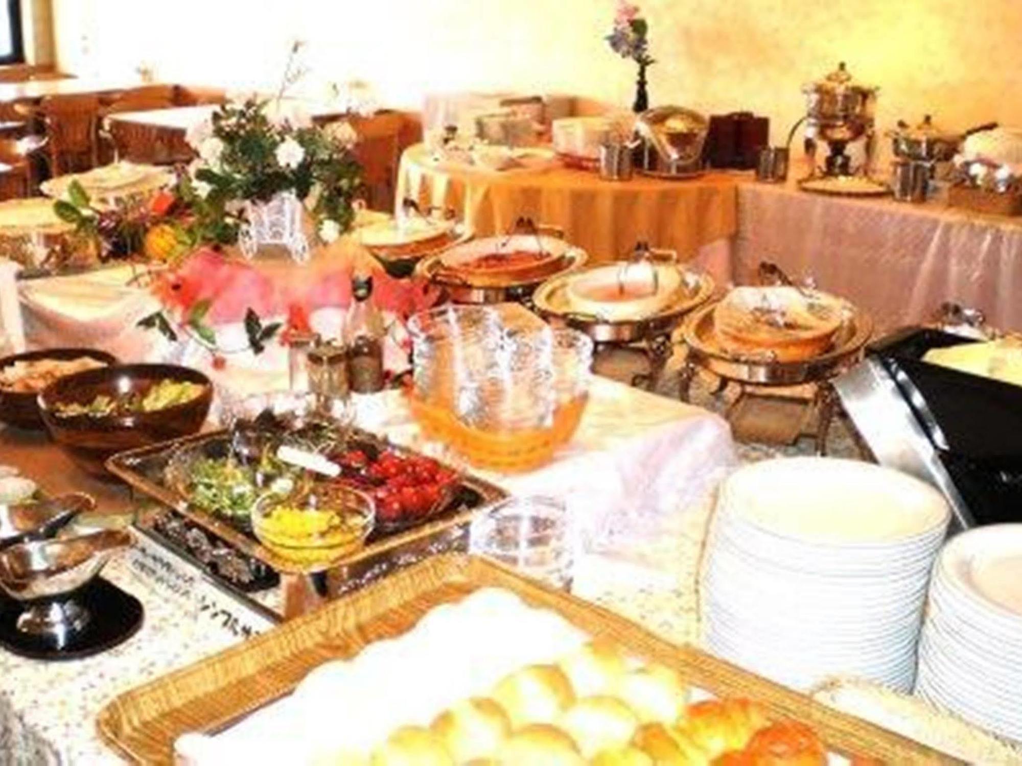 Ichikawa Grand Hotel Bagian luar foto