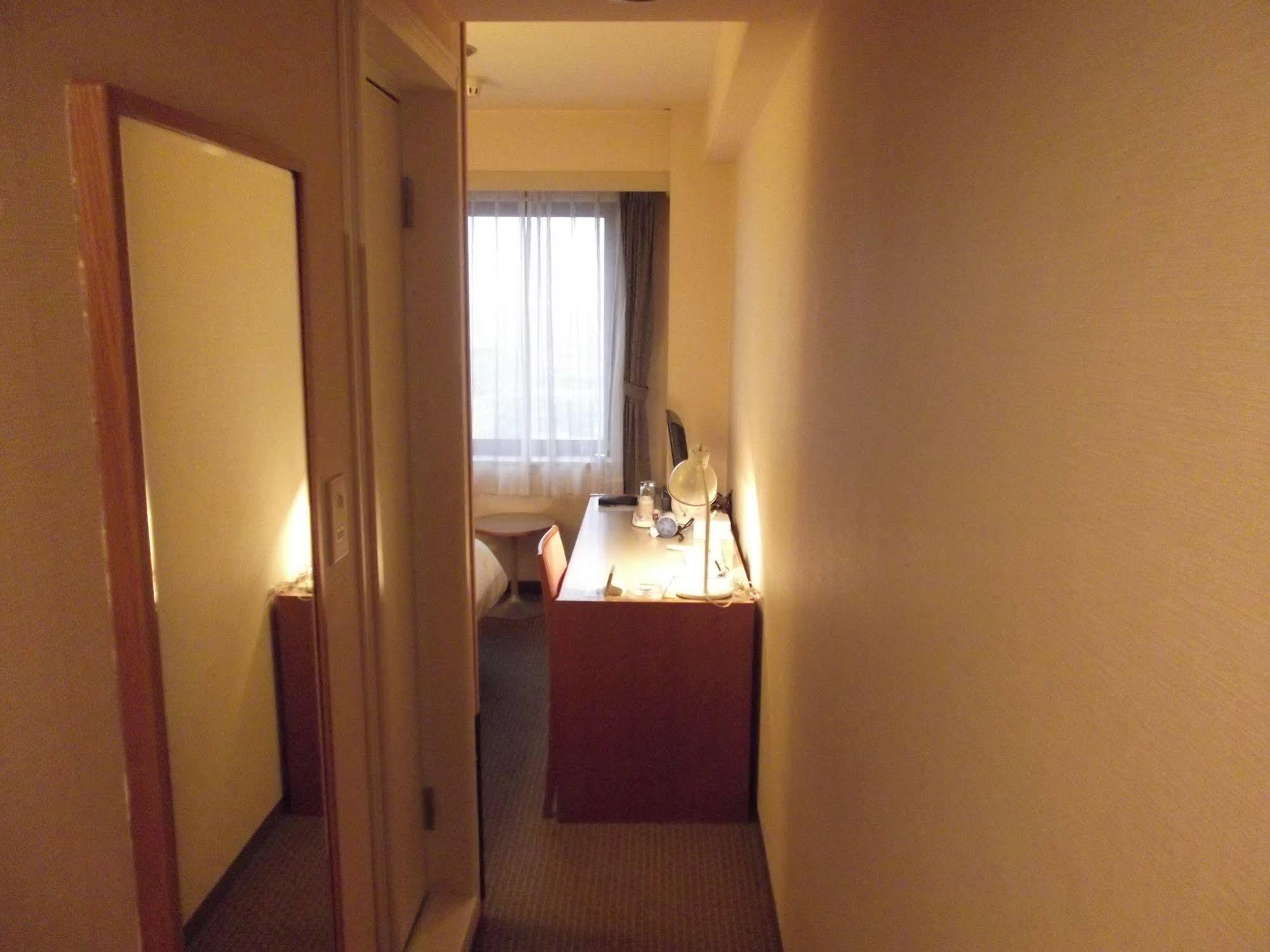 Ichikawa Grand Hotel Bagian luar foto