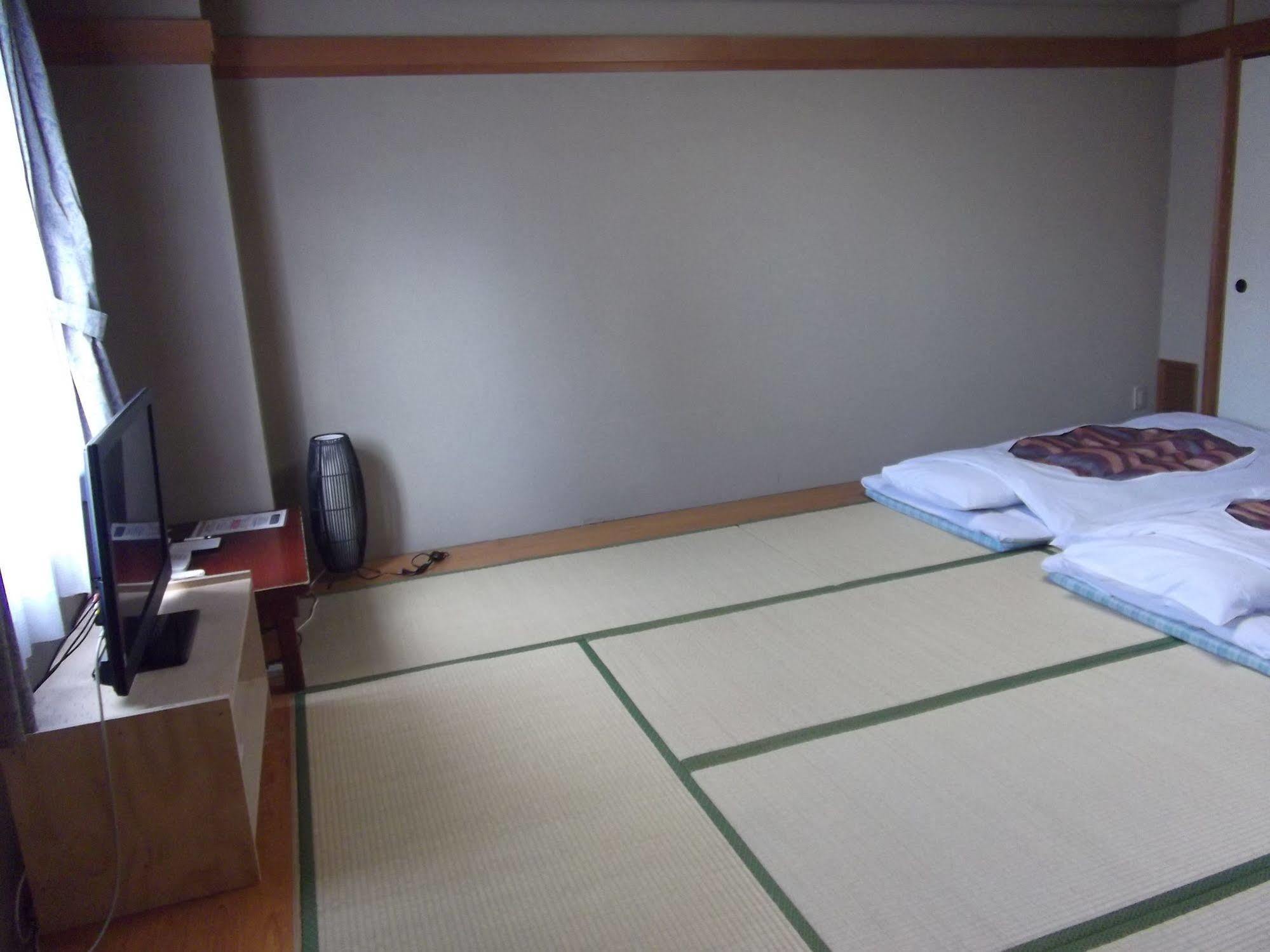 Ichikawa Grand Hotel Bagian luar foto